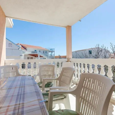 Vili Apartament *