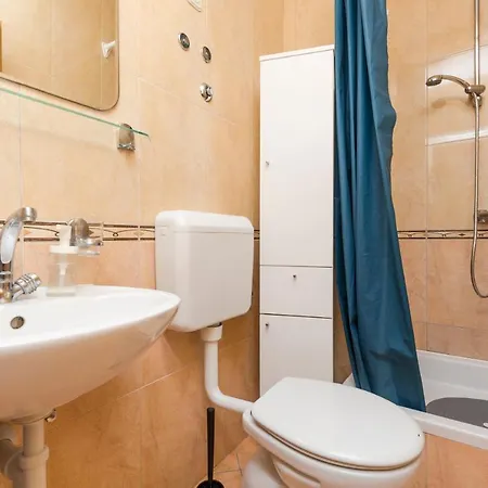 Vili Apartament *