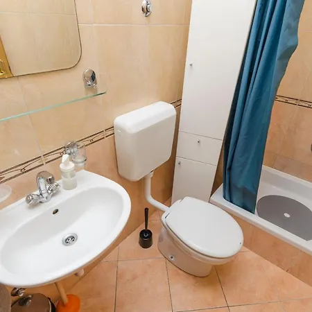 Vili Apartament *